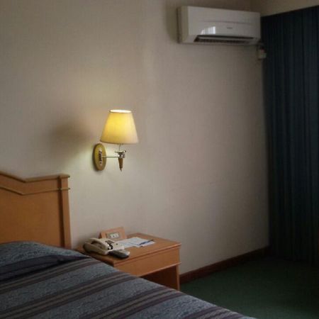 Hotel Sandjaja ปาเลมบัง ภายนอก รูปภาพ