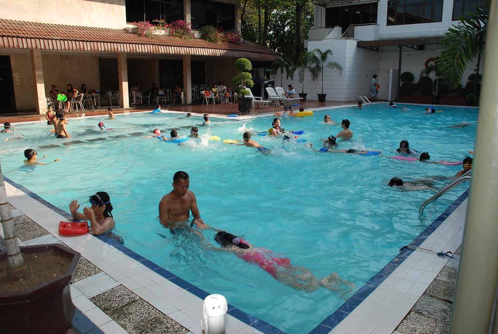 Hotel Sandjaja ปาเลมบัง ภายนอก รูปภาพ