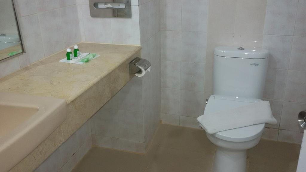 Hotel Sandjaja ปาเลมบัง ภายนอก รูปภาพ