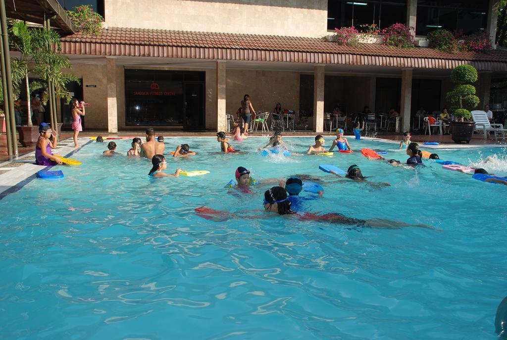 Hotel Sandjaja ปาเลมบัง ภายนอก รูปภาพ