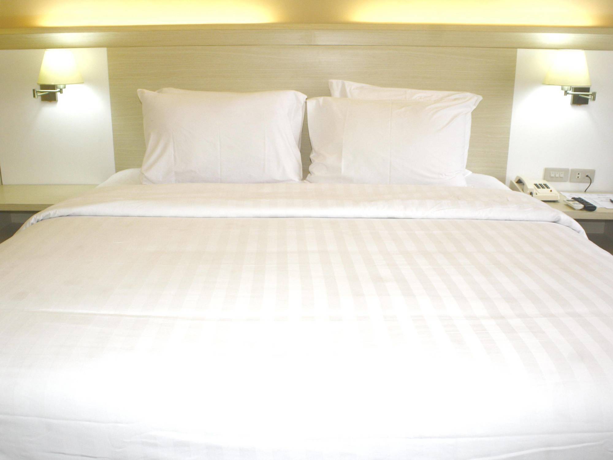 Hotel Sandjaja ปาเลมบัง ภายนอก รูปภาพ