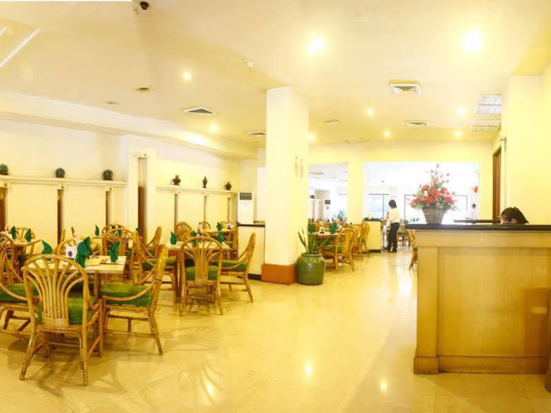 Hotel Sandjaja ปาเลมบัง ภายนอก รูปภาพ