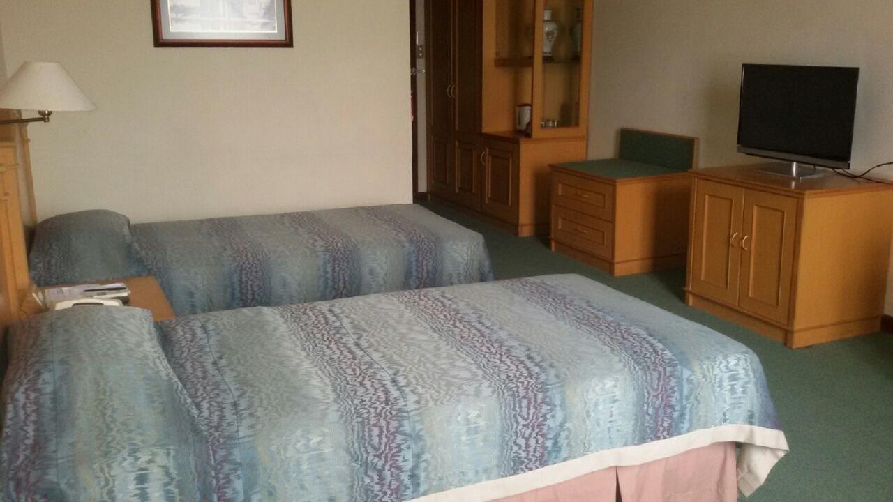 Hotel Sandjaja ปาเลมบัง ภายนอก รูปภาพ