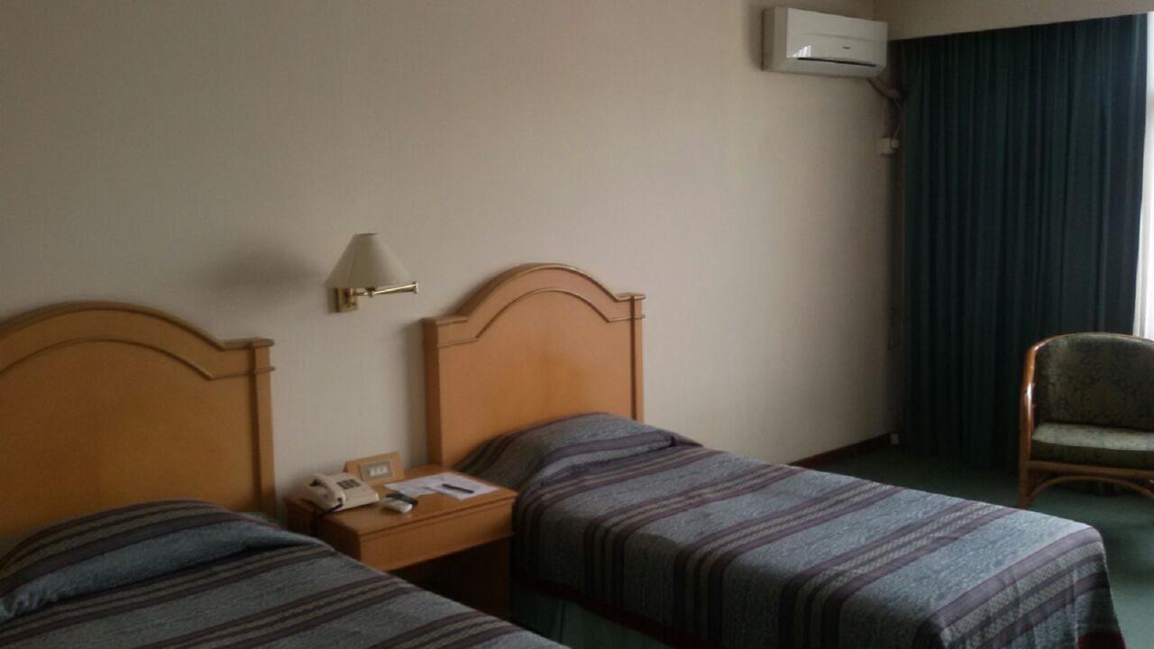 Hotel Sandjaja ปาเลมบัง ภายนอก รูปภาพ